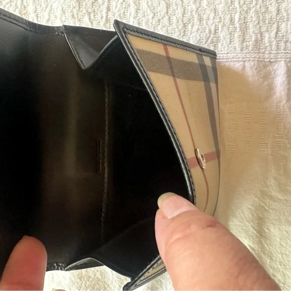 Burberry wallet - Picture 6 of 8